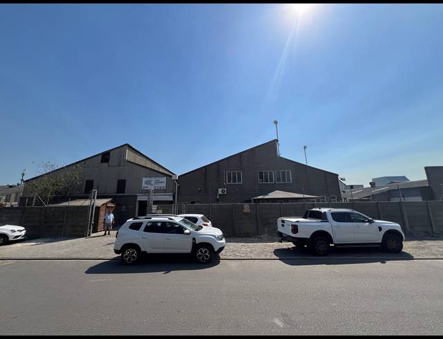 1,400M² WAREHOUSE FOR SALE IN BLACKHEATH INDUSTRIAL